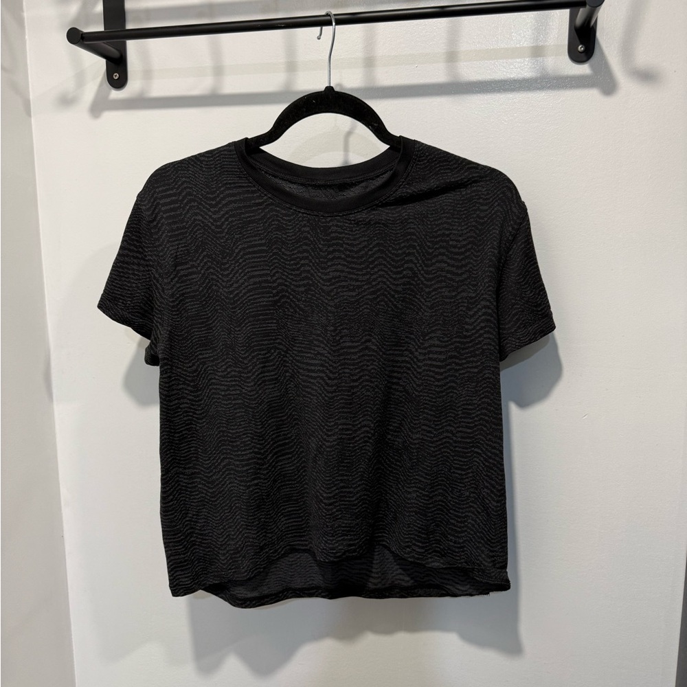 Lululemon Textured Relaxed Waist Length Women's Top
